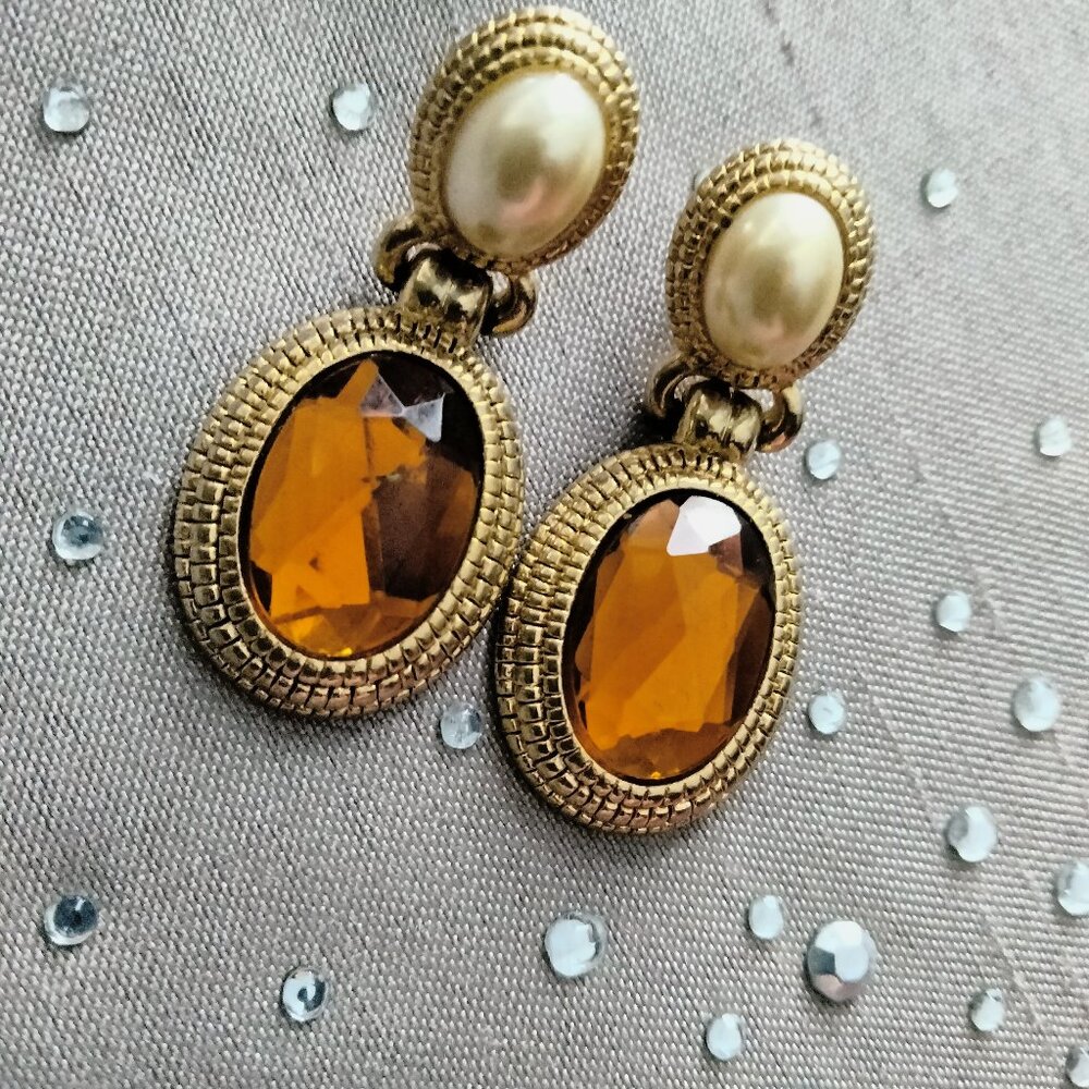 Earrings - Amber stones with faux pearls